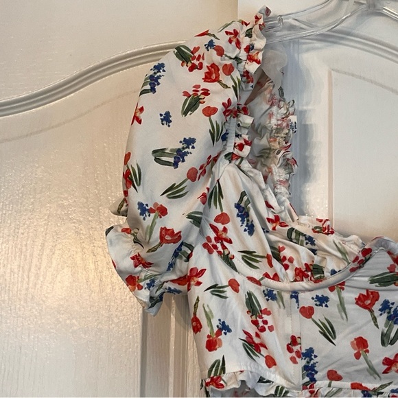 ASTR WOMENS TOP, CROPPED, FLORAL, size small - Picture 4 of 6